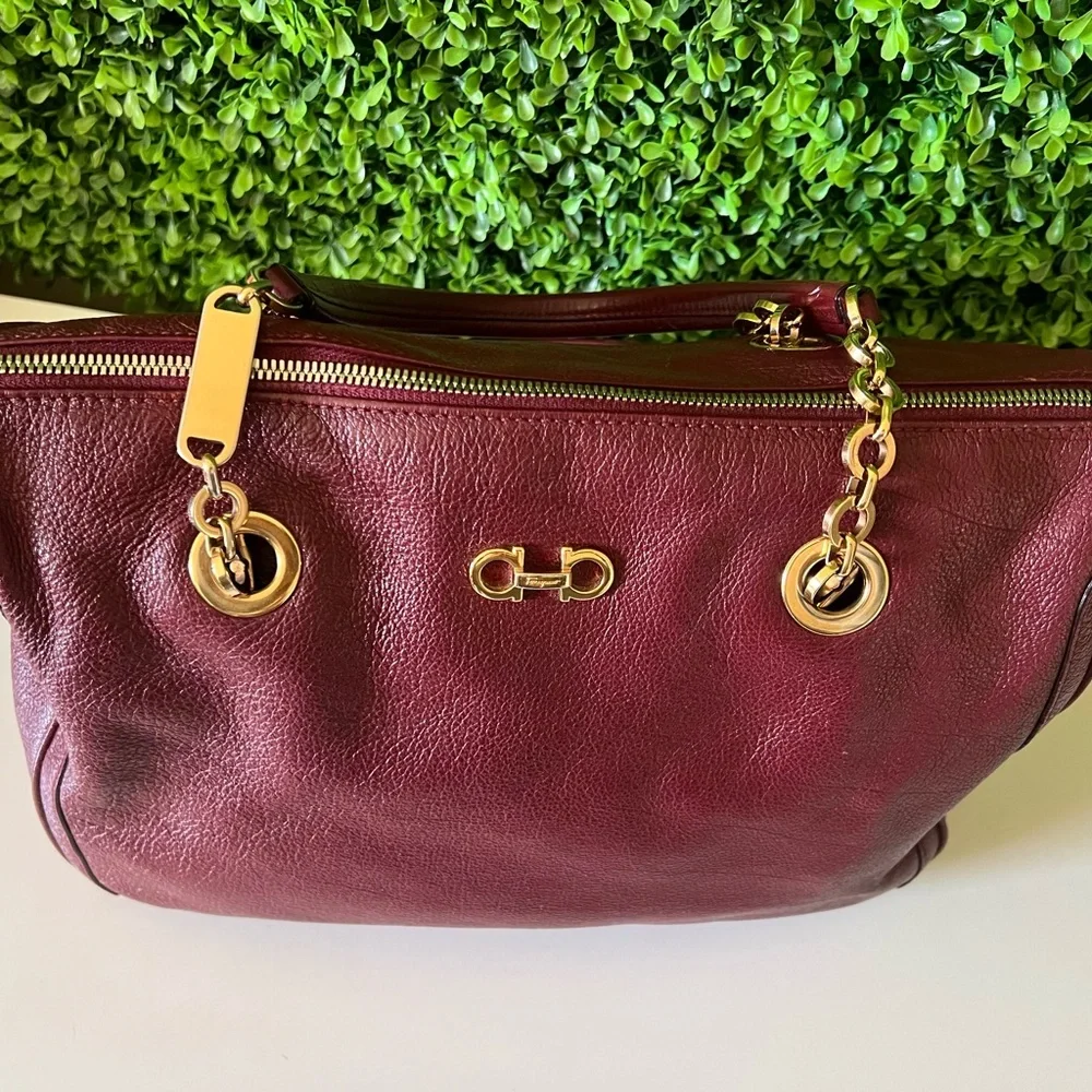 Salvatore Ferragamo Leather Shoulder Bag -
Burgundy - Picture 2 of 10